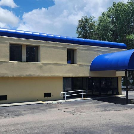 Travelodge By Wyndham Gainesville Bagian luar foto