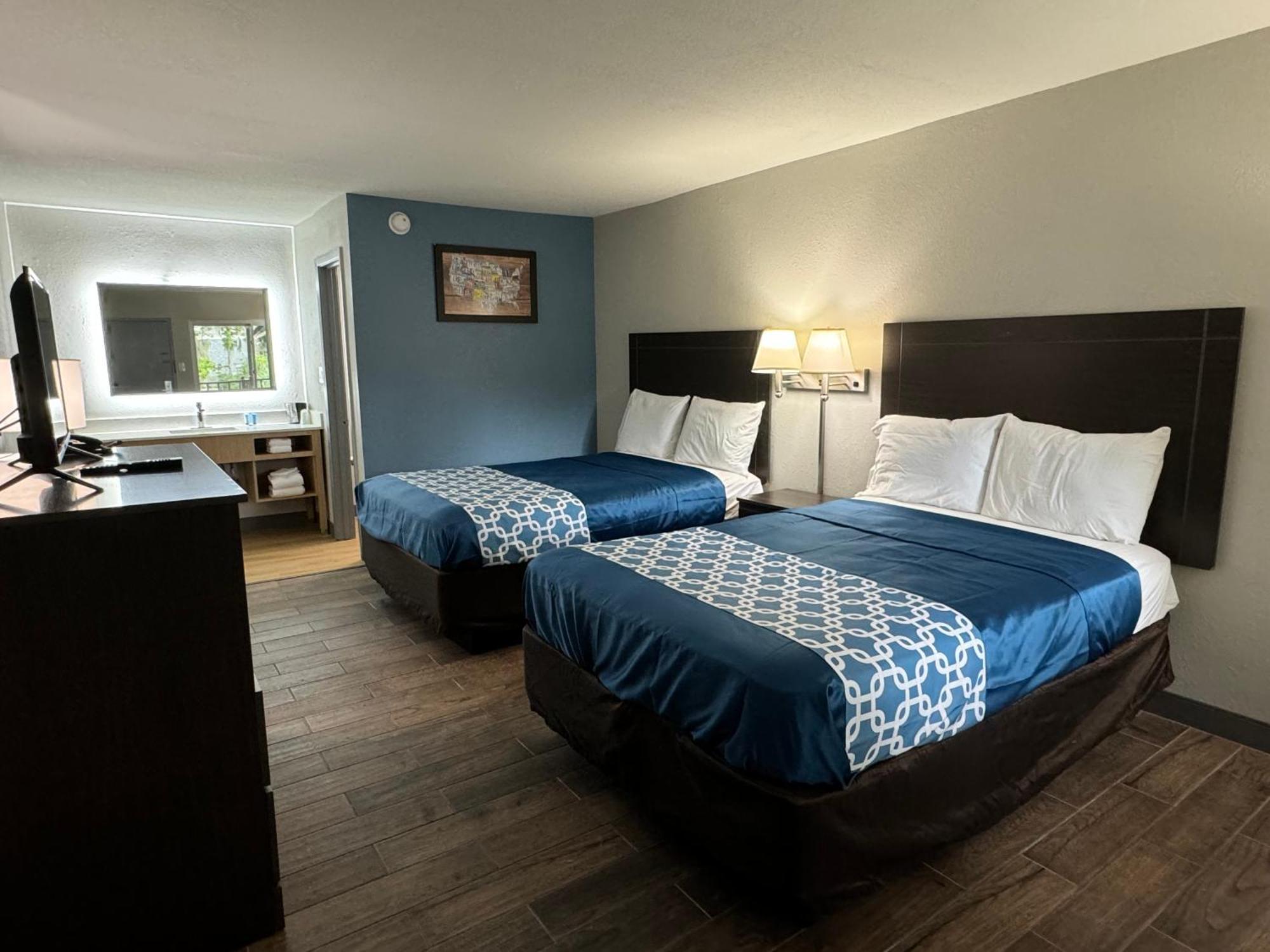 Travelodge By Wyndham Gainesville Bagian luar foto